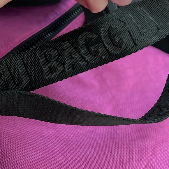 BAGGU Extra Pink Crescent Shoulder Bag New - Picture 7 of 7